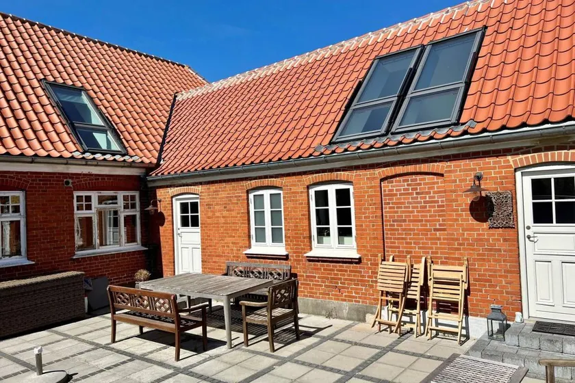 Holiday home with terrace - Image 1