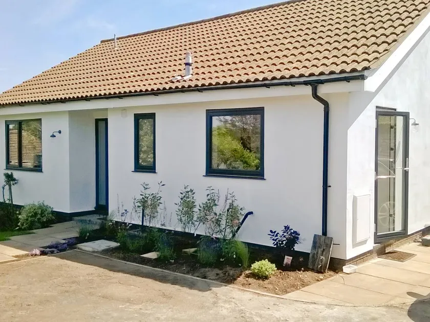 Family-friendly cottage with barbeque & garden - Image 1