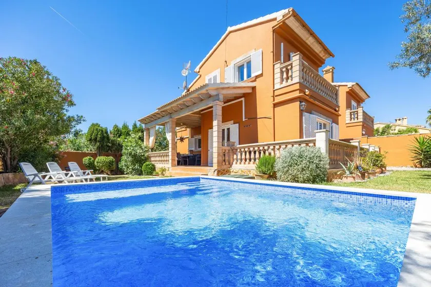 Fully equipped spacious villa with terrace, private pool & garden | Garden view | Good for workation - Image 1