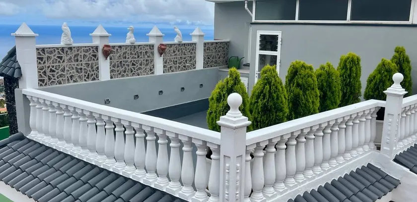 Holiday home with terrace | City view - Image 1