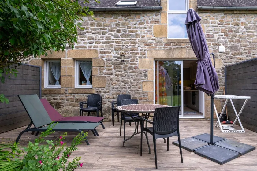 Cottage 'Le Cocon' with Private Terrace, Shared Garden and Wi-Fi - Image 1