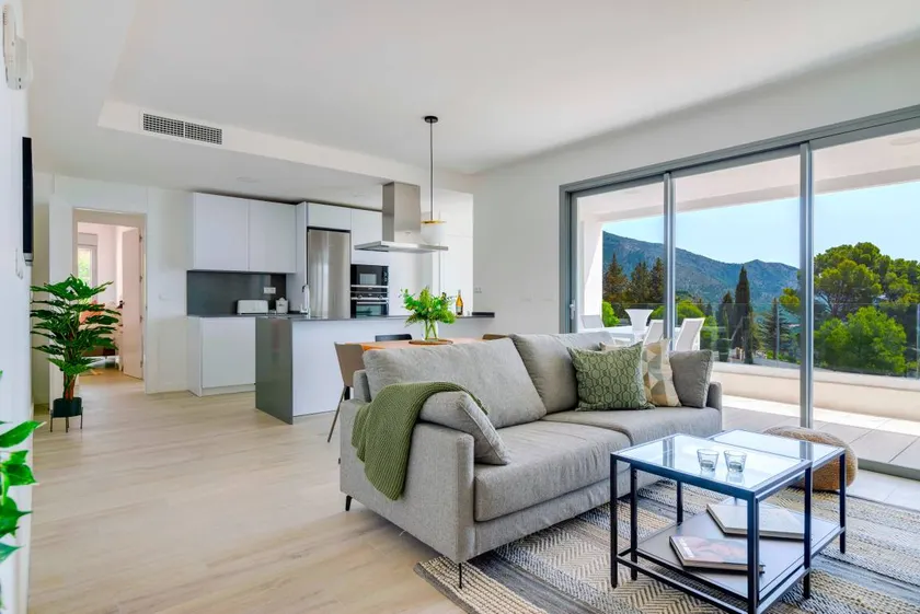 Fully equipped flat with pool | City view - Image 1