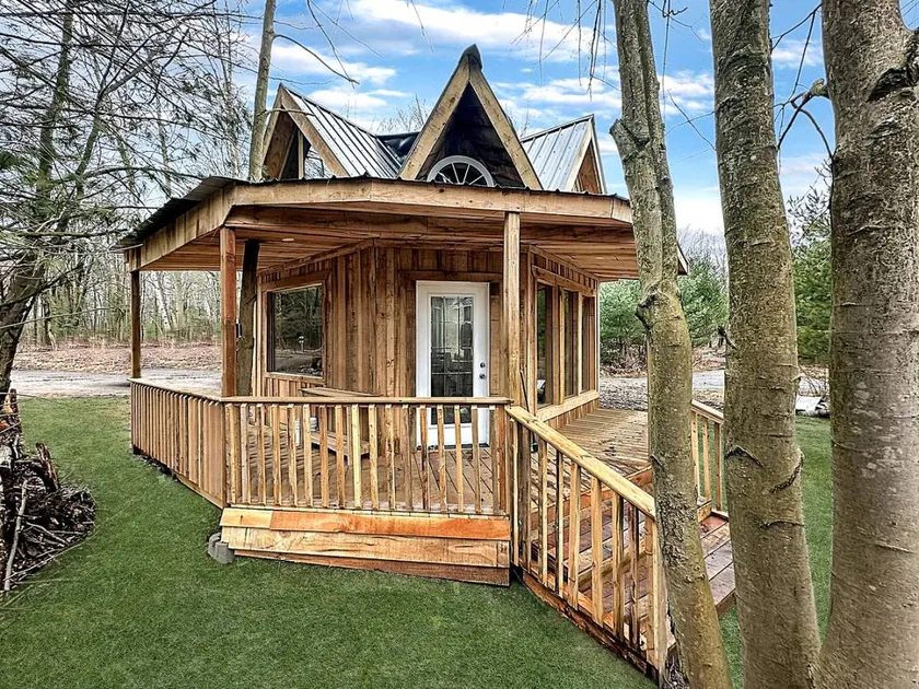 Cozy Secluded Tiny Cabin for a True Getaway in the Outdoors Surrounded by Nature in Simcoe, Ontario - Image 1