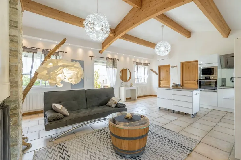 Merveilleuse maison entièrement équipée avec barbecue et terrasse | Vue jardin - Image 1