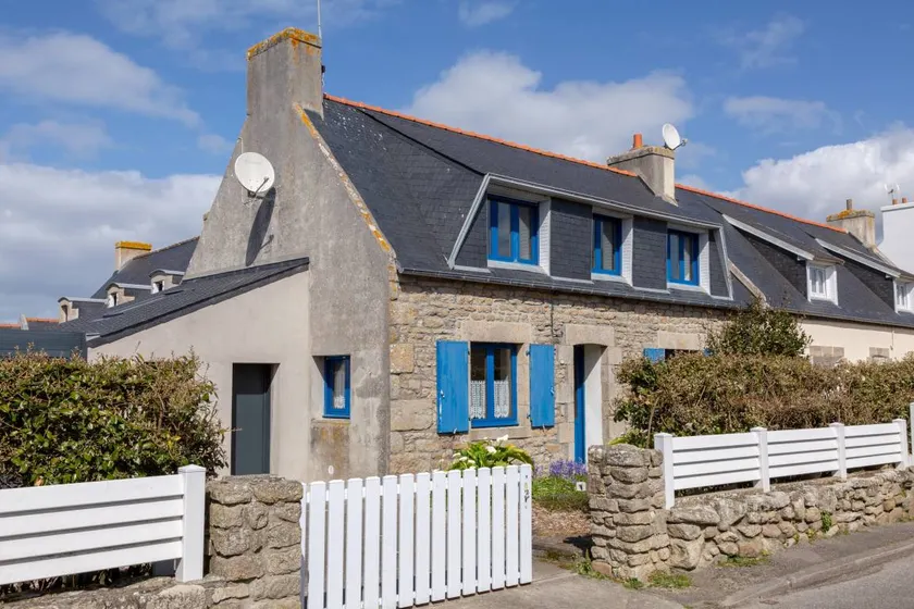 Holiday Home 'Penty À Deux pas de la Mer' with Private Garden and Spa - Image 1