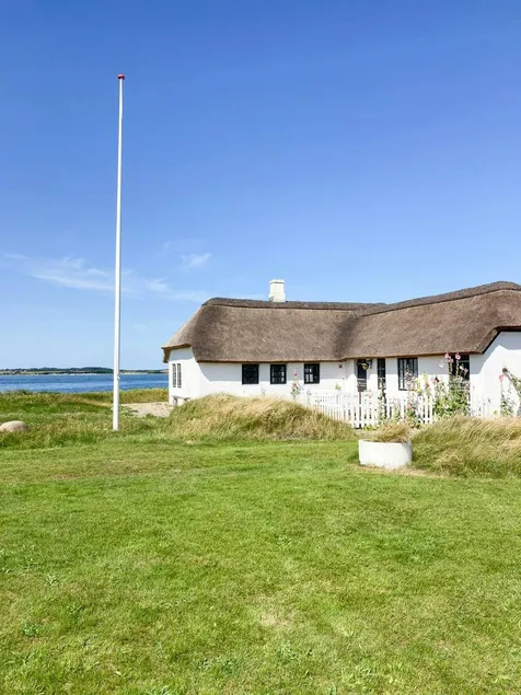 Holiday home with terrace & BBQ | Water view - Image 1