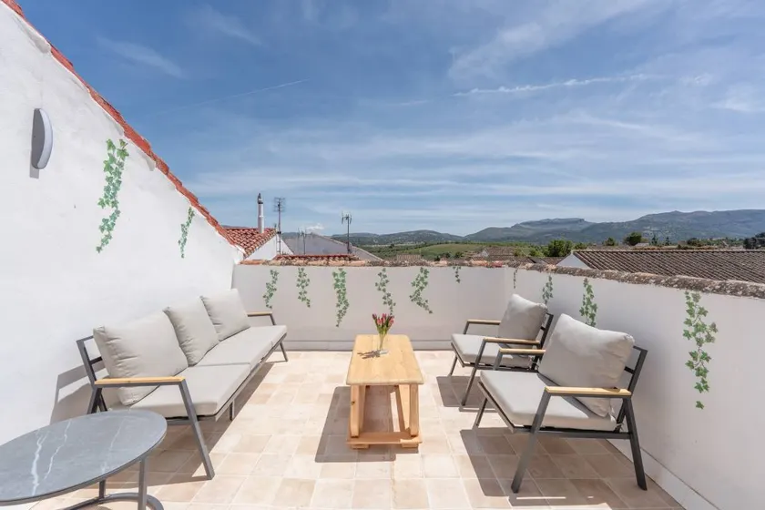 Holiday home with terrace | Close to Tajo de Ronda | Mountain view - Image 1