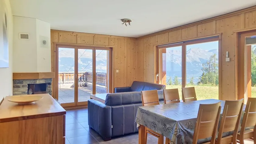 Apartment with sauna, terrace & garden - Image 1