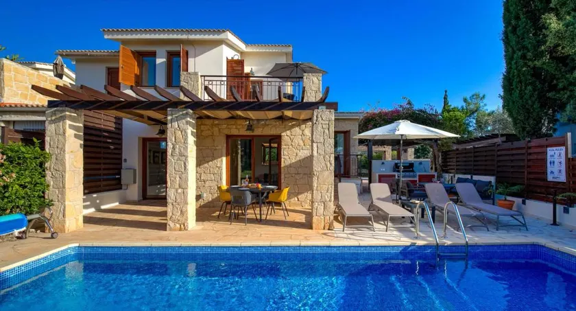 Exquisita villa apta para niños con jardín, terraza y barbacoa | Vistas al campo de golf - Image 1