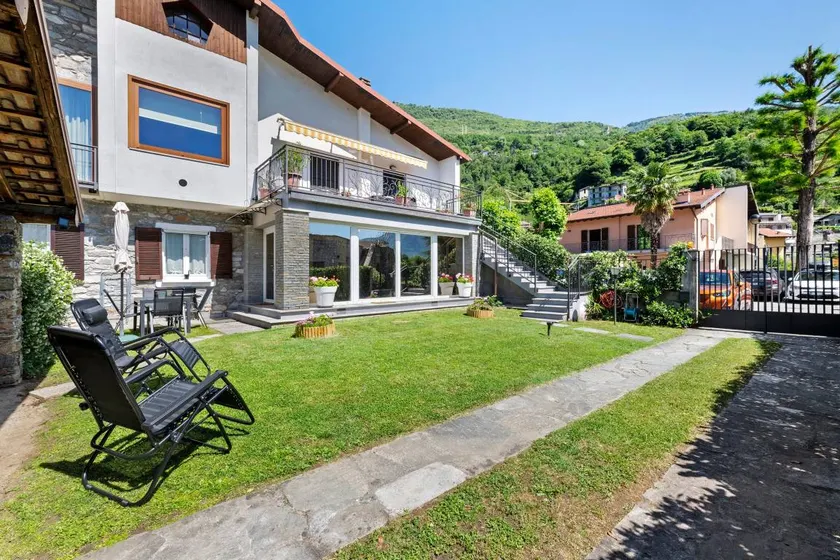 House with terrace, barbecue & garden | Mountain view - Image 1