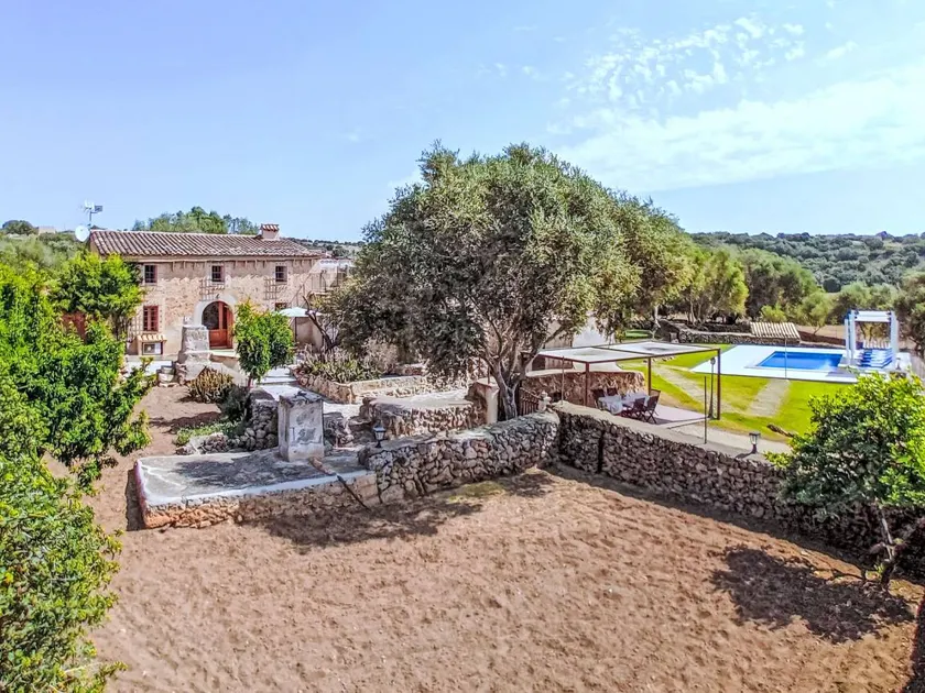 House with garden, pool & barbeque - Image 1