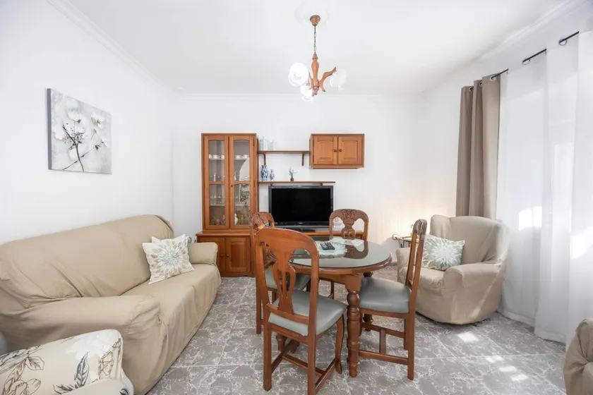Holiday Home 'En La Gloria' – Accessible, Central Location Near the Beach - Image 1