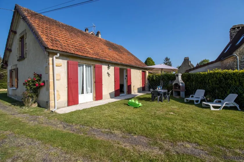 Gîte La Salamandre – Renovated Haven of Peace near Sarlat - Image 1