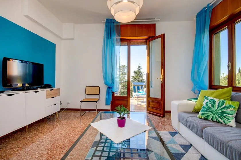 Apartment with garden, private pool & terrace | Lake view - Image 1