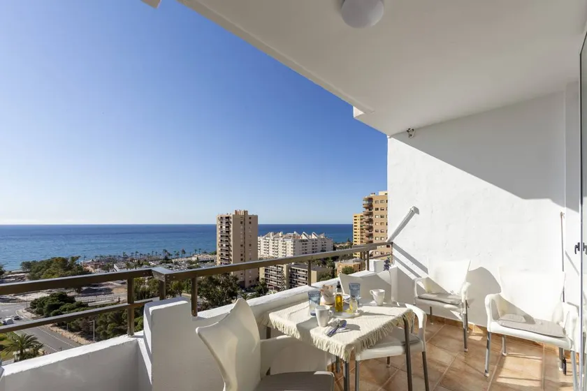 Charmant appartement de vacances avec internet haut débit, piscine et terrasse | Vue montagne - Image 1