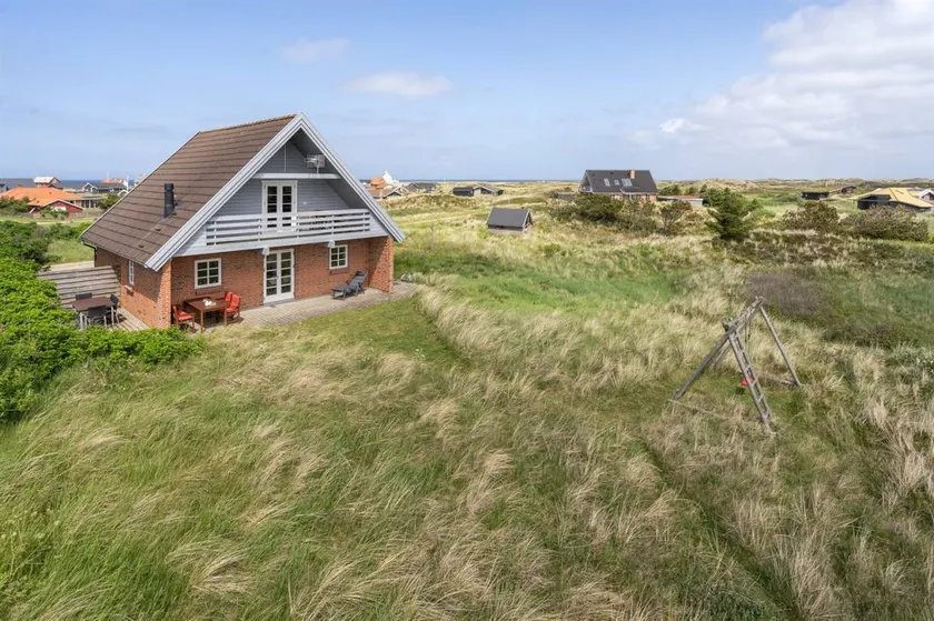 Fully equipped house with jacuzzi, terrace & sauna | Close to the beach - Image 1