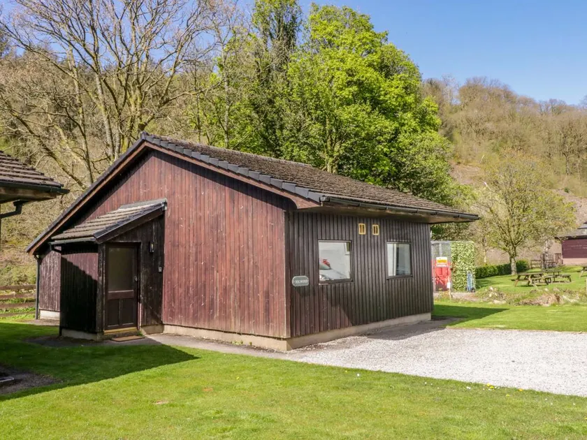 Cottage with garden - Image 1