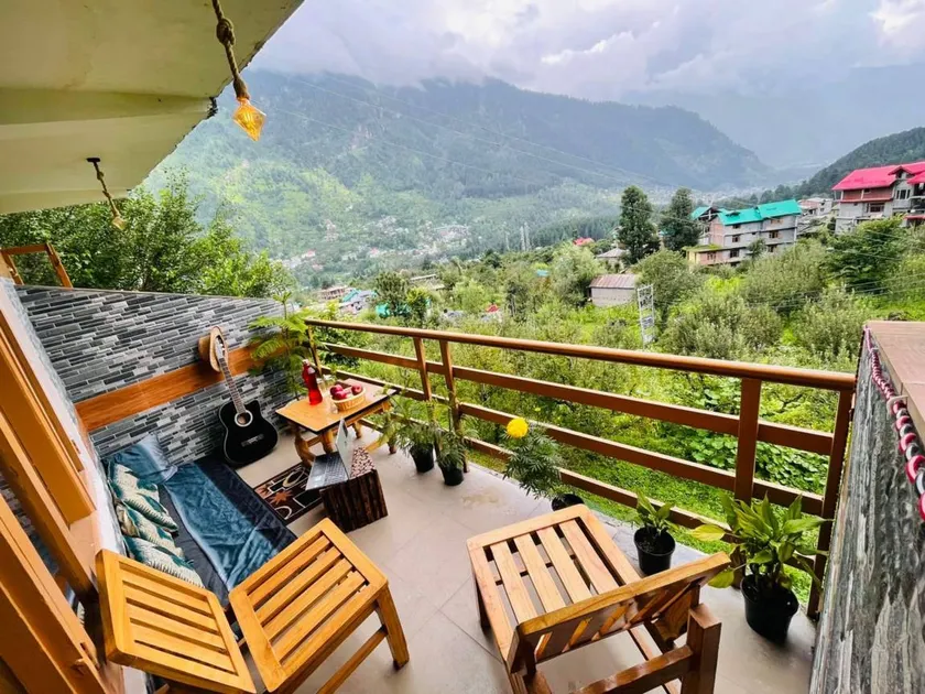 Divine Cafe - Image 1