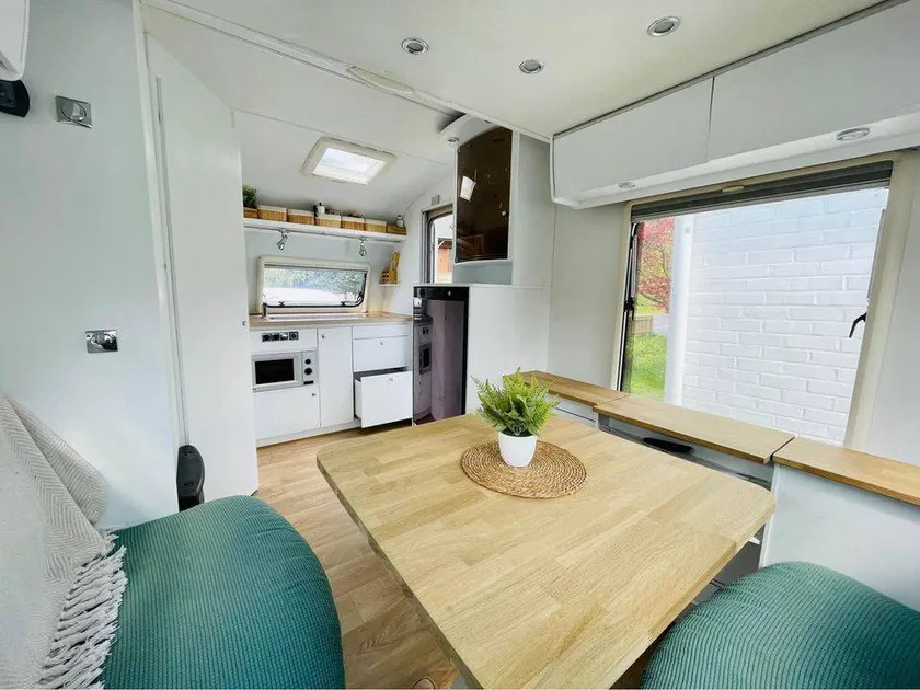Letting with garden - Image 1