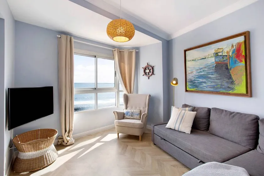 Holiday apartment | City view | Perfect for remote work - Image 1