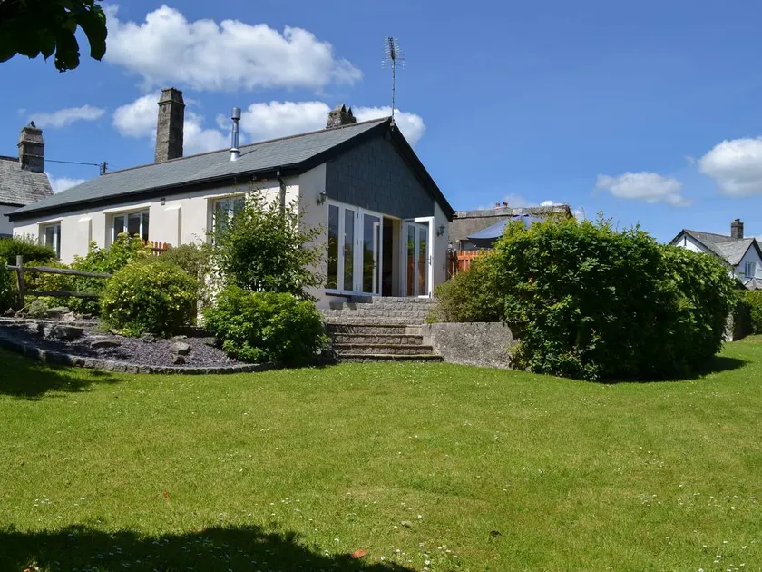 Familienfreundliches schönes Landhaus mit Garten - Image 1