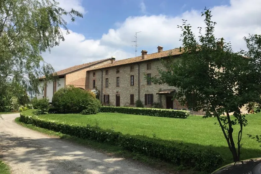 La Broncarda: Camera - Image 1