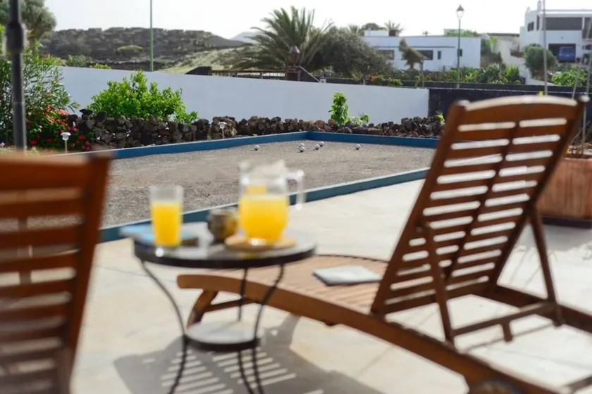 Villa with barbecue, terrace & garden | Mountain view - Image 1