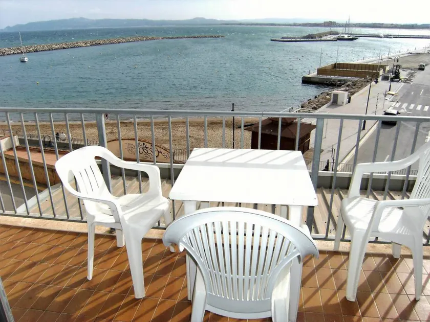 Appartement de vacances avec piscine, terrasse et jardin - Image 1