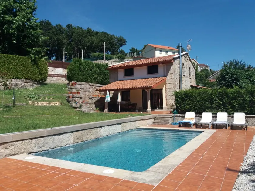 Holiday home with private pool, garden & barbeque - Image 1