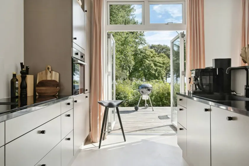 Child-friendly house with BBQ, terrace & garden | Water view | Close to the beach | Perfect for remote work | Pets are welcome - Image 1