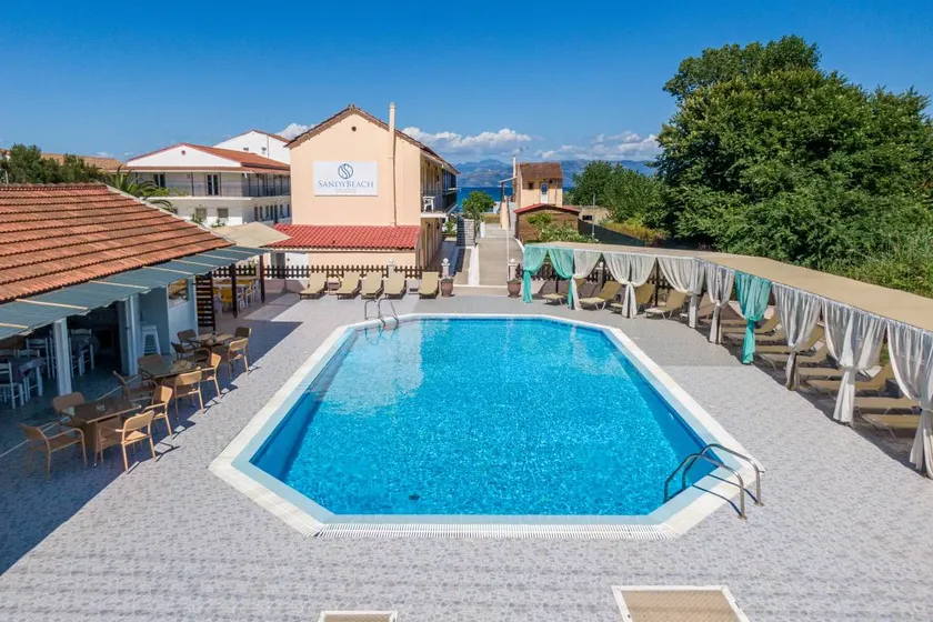 Holiday home with garden & terrace - Image 1