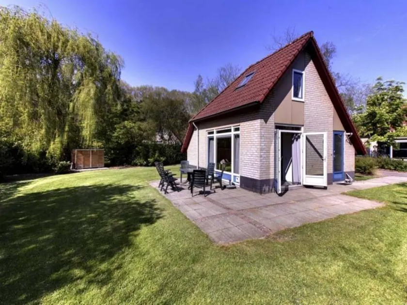 Holiday home with terrace, garden & pool | Pet-friendly - Image 1