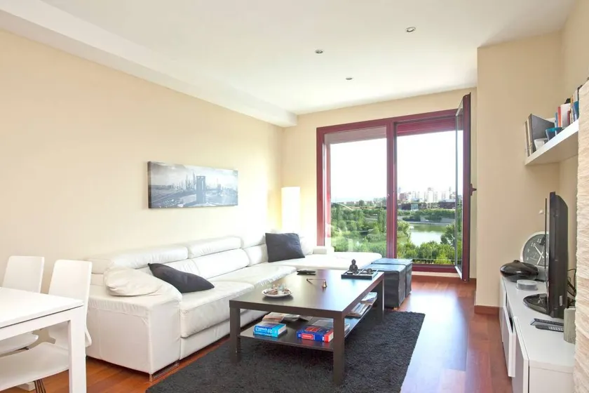 Comfortable Apartment in Mislata - 50 m² - Parking Included - Image 1