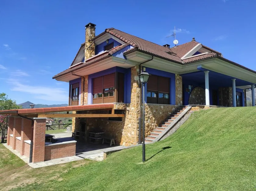 Children-friendly house with garden, barbeque & fast internet | River view | Good for workation - Image 1