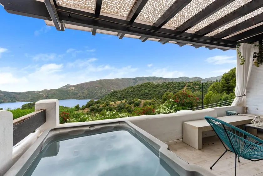 Fully equipped beautiful house with terrace, garden & hot tub | Garden view | Perfect for remote work - Image 1