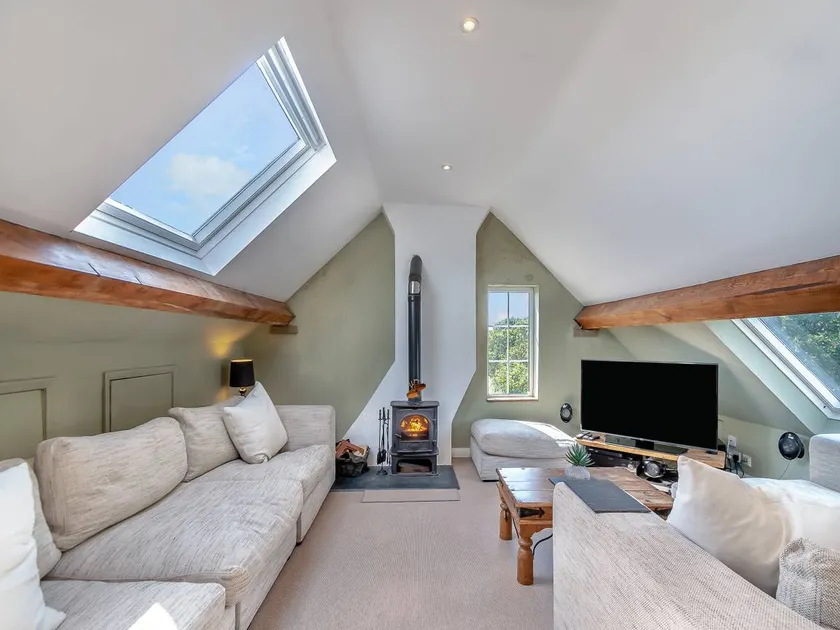 Cottage with garden & BBQ | River view - Image 1