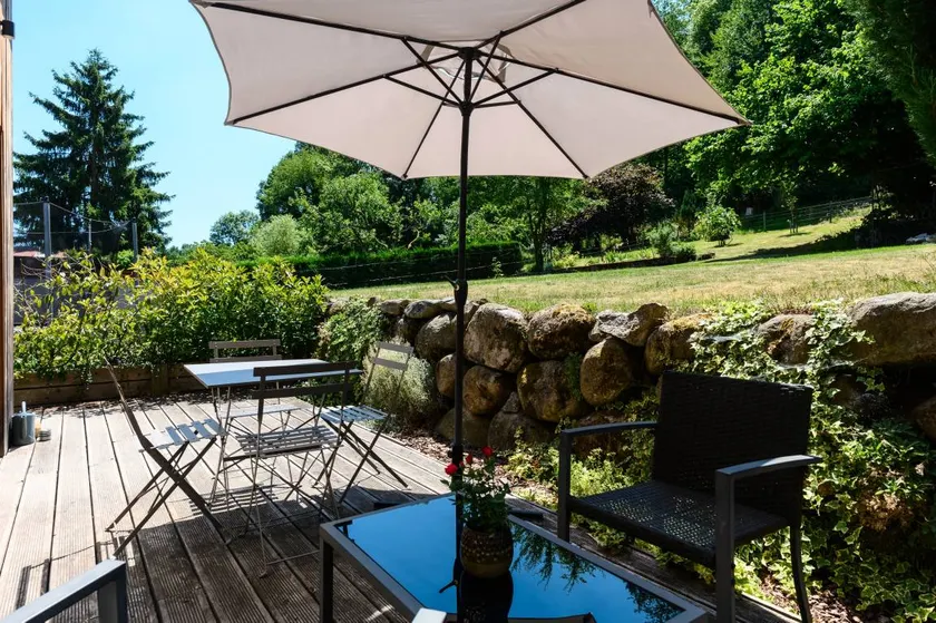Holiday Home “Flora Gîte” with Private Terrace, Garden & Wi-Fi - Image 1