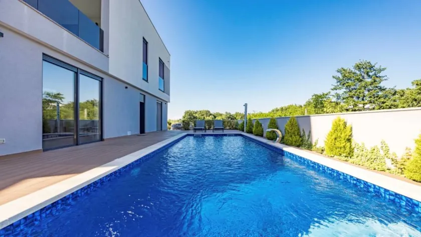 Villa Pinus - Private Pool, Jacuzzi, Game Room - Image 1
