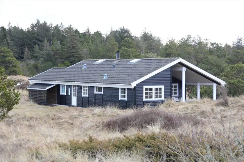 Fully equipped charming holiday home with BBQ, terrace & sauna | Pet-friendly - Image 1
