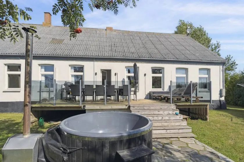 Maison avec jardin, barbecue et jacuzzi | Vue mer - Image 1