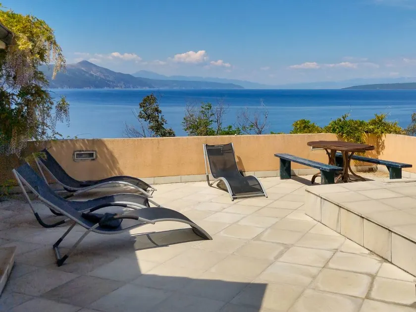 Fully equipped house with BBQ, garden & private pool | Sea view | Pet-friendly - Image 1