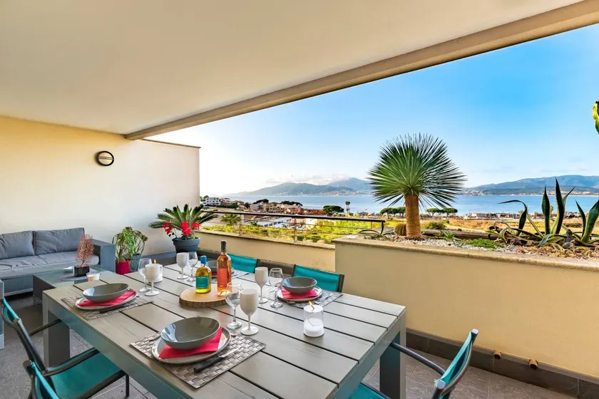 Appartement avec terrasse et barbecue | Vue montagne - Image 1