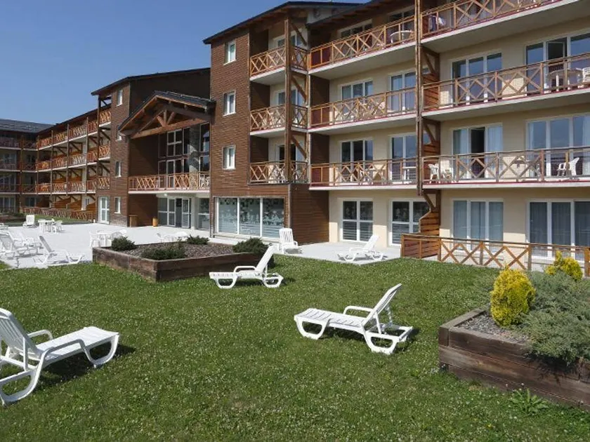 Apartment with terrace - Image 1