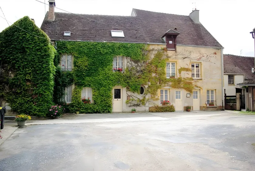 Bed and breakfast with terrace & garden | City view - Image 1