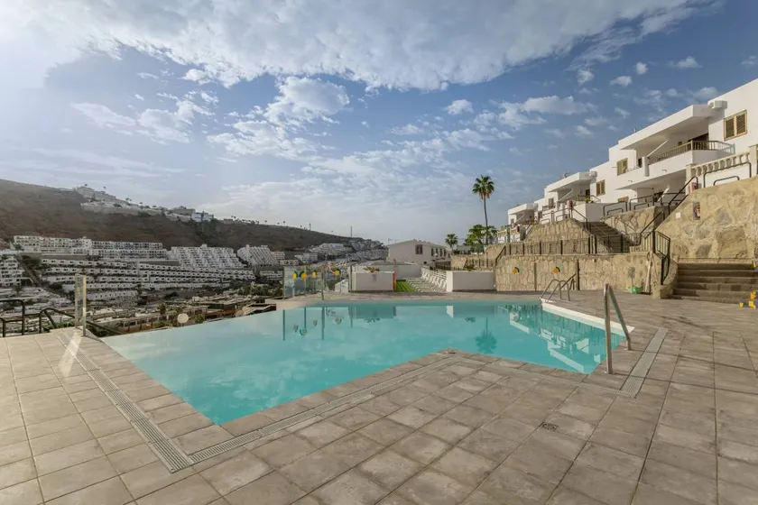 Apartment with terrace & pool | Mountain view | Suitable for remote work - Image 1