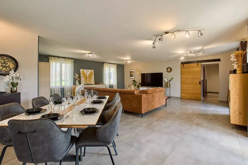 House with private pool, barbecue & terrace - Image 1