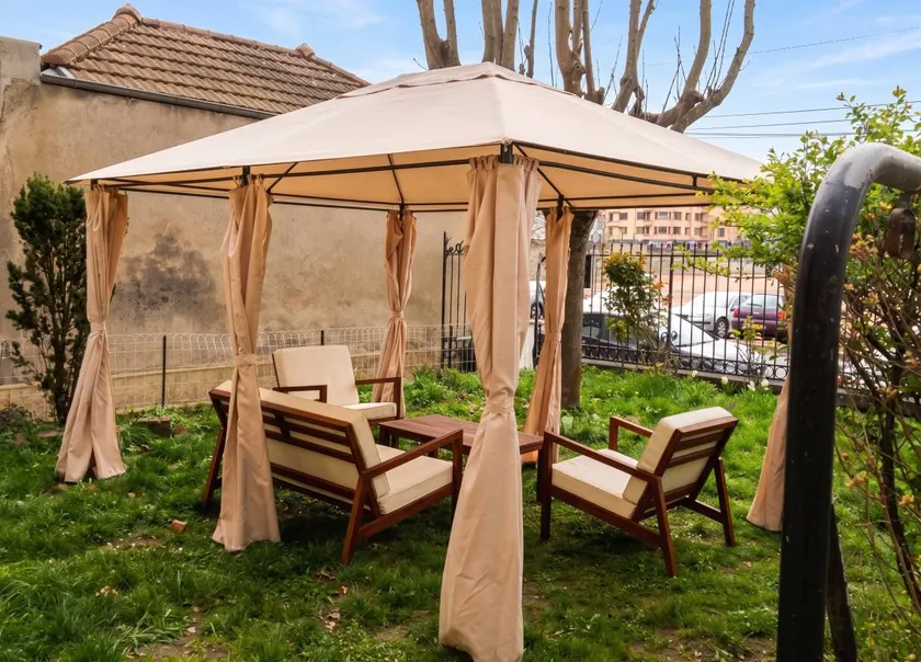 Appartement avec jardin, terrasse et barbecue | Vue jardin | Idéal pour le télétravail - Image 1
