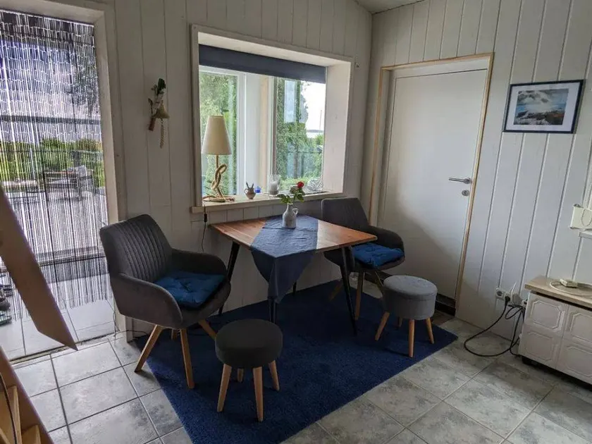 Private room with garden & terrace | Lake view - Image 1