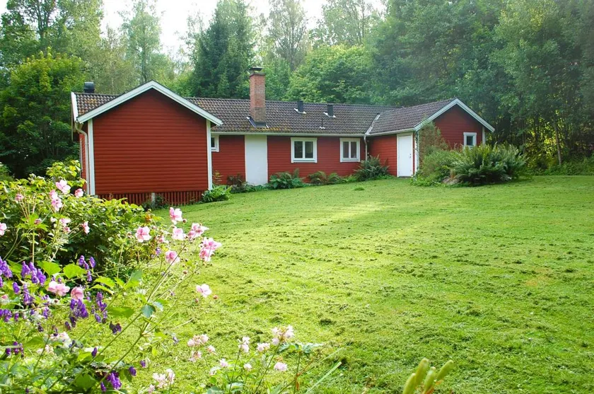 Spacious holiday home with garden, terrace & sauna - Image 1