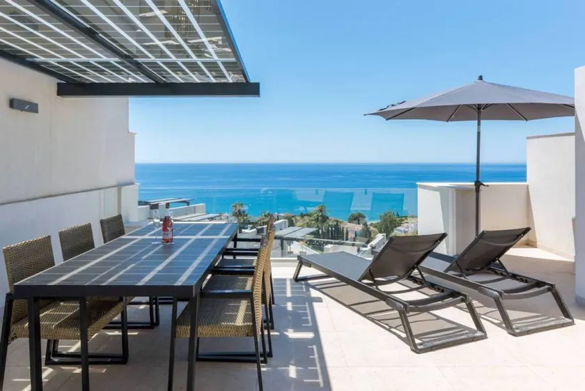Holiday home with terrace, sauna & heated pool - Image 1
